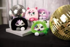 Nici 47907 Pixidoos Pets 2-in-1 Wendeplüsch Hund Bonbi 12cm Grün-schwarz Plüsch -Spielzeug Verkauf 47907 10 47906 47909 47908 Milieu 2048x1365