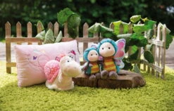 Nici 47942 Kissen Rosa Schmetterling 43x25cm Plüsch Hello Spring Frühling -Spielzeug Verkauf 47941 06 47938 47946 47947 Milieu 2048x1312 2