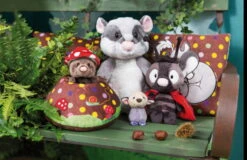 Nici 48212 Kissen Siebenschläfer Doramouse 25x25cm Forest Friends GREEN Plüsch -Spielzeug Verkauf 48210 10 48197 48212 48208 Milieu 2048x1329 6