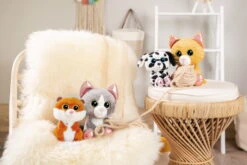 Nici 48693 Schlüsselanhänger GLUBSCHIS Katze Getigert Tabbrey 9cm Pet Edition -Spielzeug Verkauf 48699 12 48702 48695 48703 Milieu 2048x1368